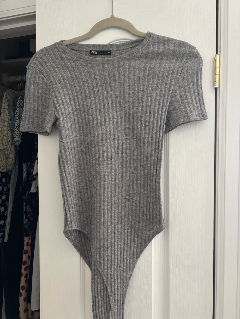 ZARA Gray Ribbed Short Sleeve Bodysuit